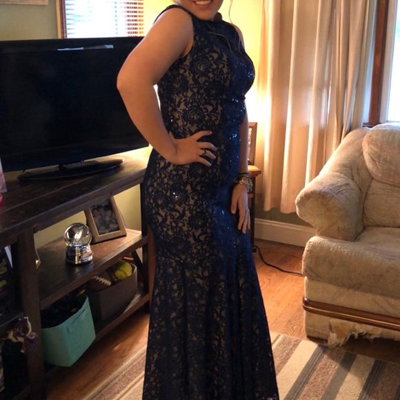 Formal “prom” gown - Picture 2 of 2